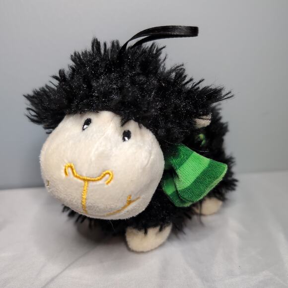 Huggable Irish Friends Shamrock Sheep Ornament Shaggy Black Scarf Allied - Picture 1 of 14